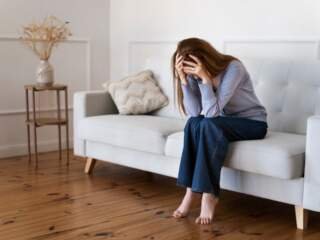 Πώς να βοηθήσετε ένα κοντινό σας πρόσωπο που υποφέρει από άγχος
