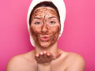 Ποια φυσικά απολεπιστικά είναι κατάλληλα για το πρόσωπο και το σώμα σας; 43 Φυσικά απολεπιστικά