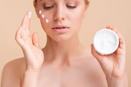 Ποια είναι η πιο καλή ενυδατική κρέμα για το ξηρό δέρμα σας;