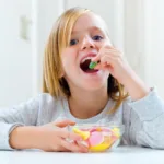 Τι μπορείτε να κάνετε στην περίπτωση που το παιδί σας τρώει πολλή ζάχαρη