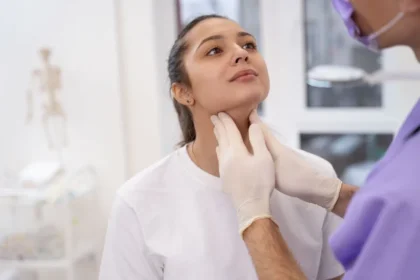 Αμυγδαλεκτομή (αφαίρεση αμυγδαλών). Πότε πρέπει να γίνεται και ποιοι κίνδυνοι για επιπλοκές υπάρχουν