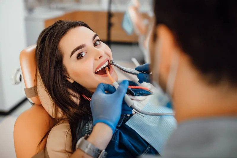 Είναι δυνατόν να υπάρχει σχέση μεταξύ της υγείας των δοντιών μας και της ψυχικής μας υγείας;