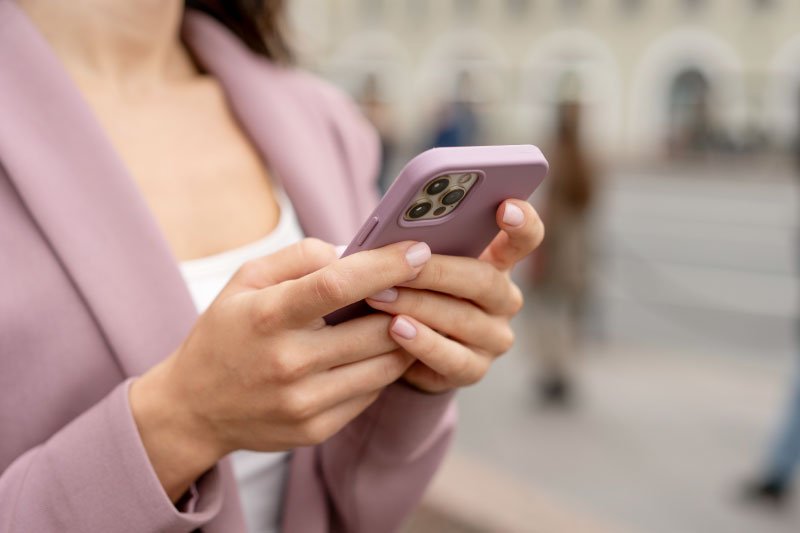 Μήπως τα smartphones απειλούν τη σωματική μας υγεία; Να τι γνωρίζουμε για τις επιπτώσεις τους 1 Μήπως τα smartphones απειλούν τη σωματική μας υγεία;