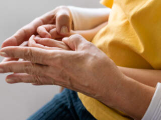 hand age