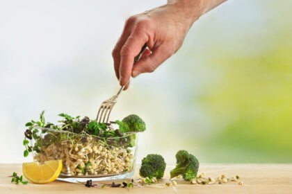 Ανακαλύψτε πώς η φυτική διατροφή μπορεί να βελτιώσει τον ύπνο σας, προσφέροντάς σας έως και 48 λεπτά περισσότερο ξεκούρασης τη νύχτα. Δείτε τα οφέλη για τον ύπνο και την ευεξία σας.