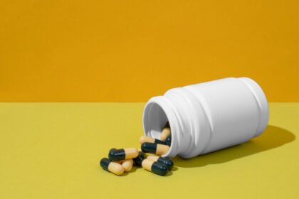 Η DHM έχει χρησιμοποιηθεί στην παραδοσιακή κινεζική ιατρική για τη θεραπεία του πυρετού, του κρυολογήματος, των λοιμώξεων από παράσιτα, των ασθενειών του ήπατος και του hangover.