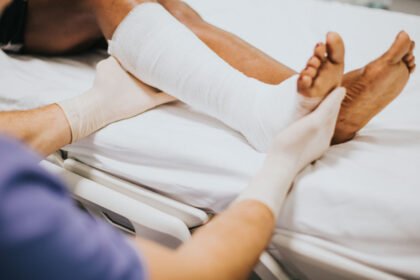 Τα κατάγματα κνήμης και περόνης είναι δύο σπασμένα οστά στο κάτω μέρος του ποδιού σας.