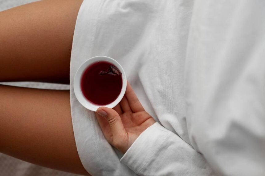 Σχεδόν κάθε γυναίκα έχει βιώσει κολπική ξηρότητα, ακόμη και αν δεν το συζητάει. Η ξηρότητα στην ευαίσθητη αυτή περιοχή επηρεάζει γυναίκες όλων των ηλικιών για πολλούς και διαφορετικούς λόγους.